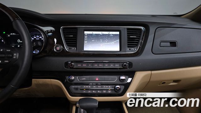 Kia Carnival Gasoline 7-Seater Limousine President 2020 — фото 14