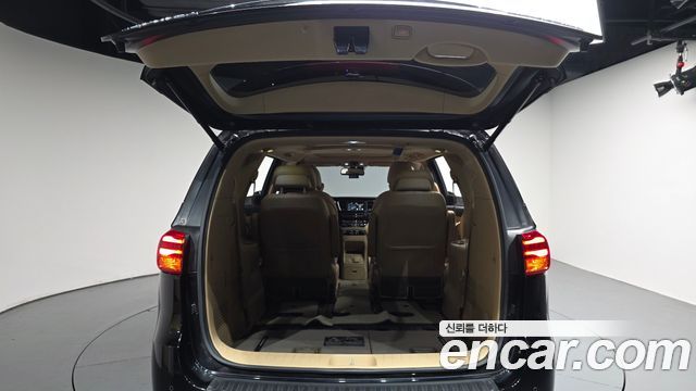 Kia Carnival Gasoline 7-Seater Limousine President 2020 — фото 20