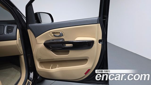 Kia Carnival Gasoline 7-Seater Limousine President 2020 — фото 24