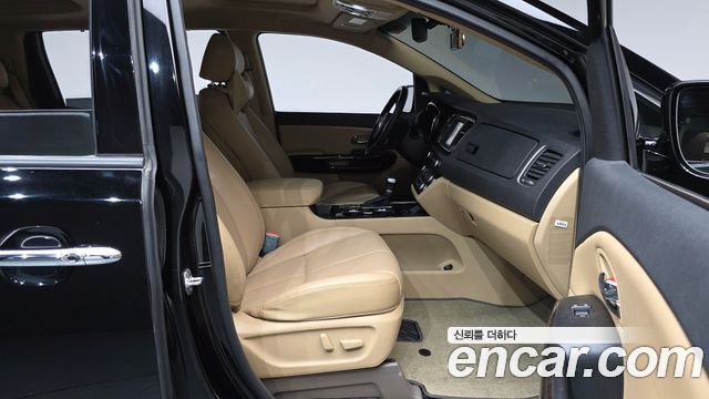 Kia Carnival Gasoline 7-Seater Limousine President 2020 — фото 26