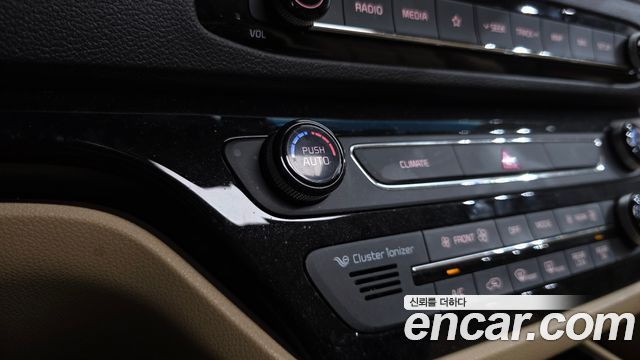 Kia Carnival Gasoline 7-Seater Limousine President 2020 — фото 39