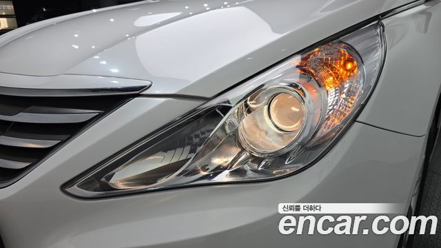 Hyundai Sonata (YF) Y20 Luxury 2012 — фото 22