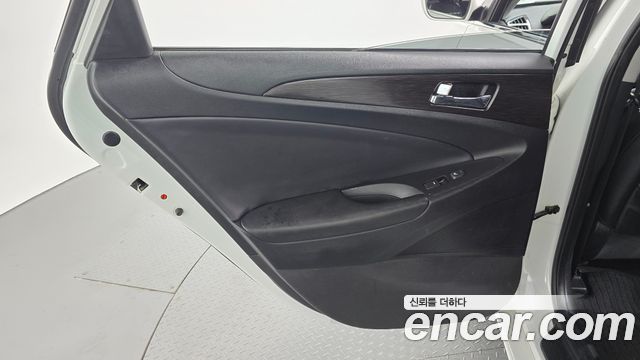 Hyundai Sonata (YF) Y20 Luxury 2012 — фото 25