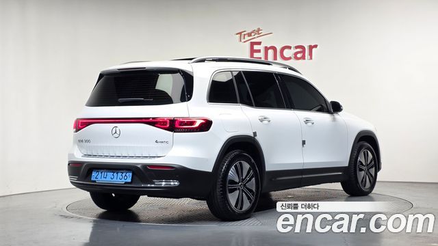 Mercedes-Benz EQB (X243) EQB300 4MATIC Electric Art 2024 — фото 2