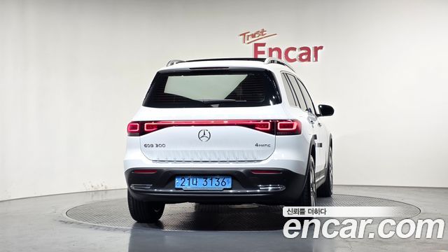 Mercedes-Benz EQB (X243) EQB300 4MATIC Electric Art 2024 — фото 4