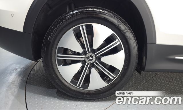 Mercedes-Benz EQB (X243) EQB300 4MATIC Electric Art 2024 — фото 5