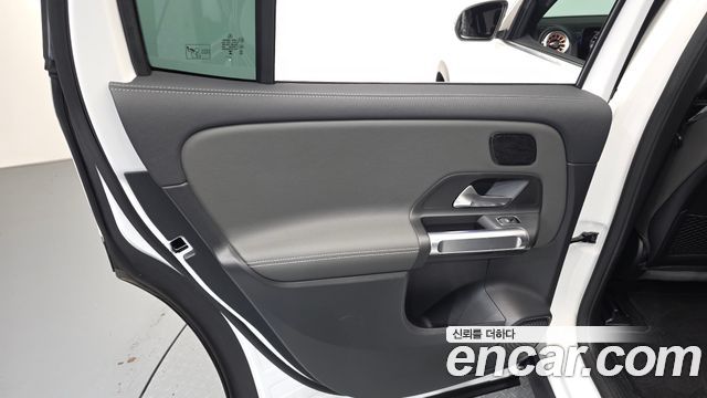 Mercedes-Benz EQB (X243) EQB300 4MATIC Electric Art 2024 — фото 25