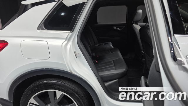 Audi Q4 e-tron (F4) 40 Premium 2022 — фото 11