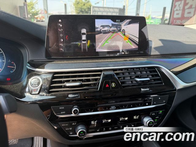 BMW 5 Series (G30) 520i Luxury 2019 — фото 16