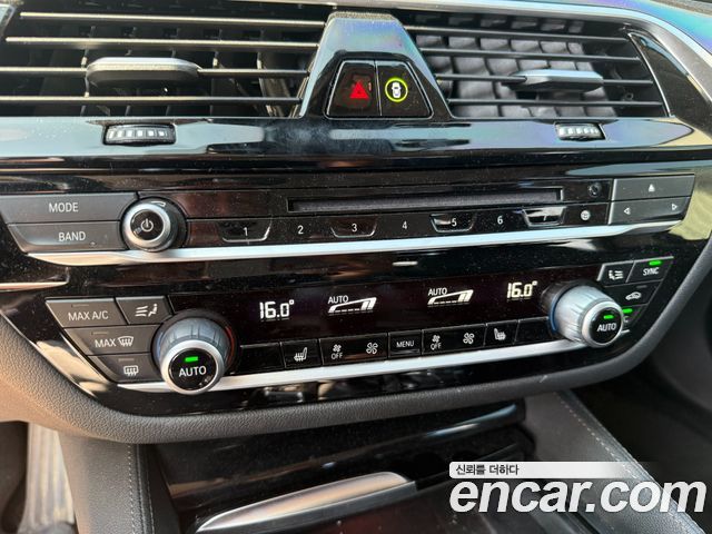 BMW 5 Series (G30) 520i Luxury 2019 — фото 18