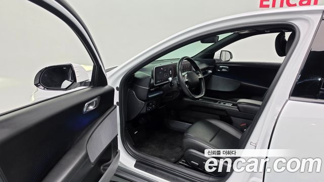 Hyundai Ioniq 6 Long Range Exclusive + 2023 — фото 10