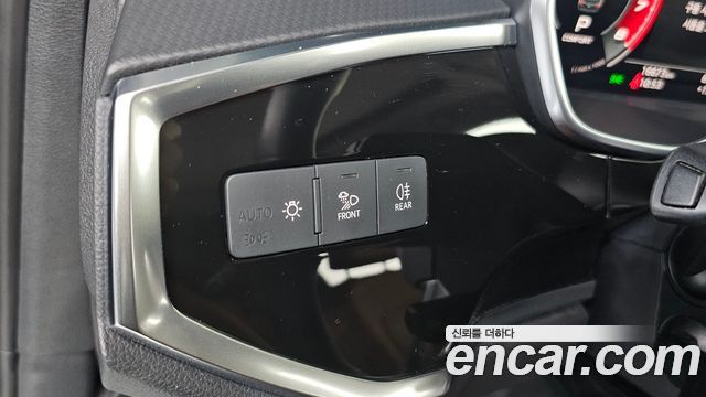 Audi Q3 (F3) 40 TFSI Quattro 2025 — фото 24