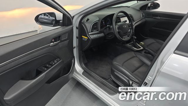 Hyundai Avante (AD) 1.6 GDI Value Plus 2017 — фото 10