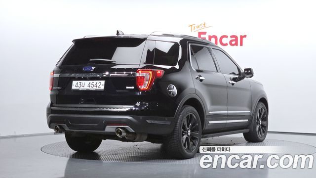 Ford Explorer 2.3 Limited 4WD 5th 2018 — фото 2