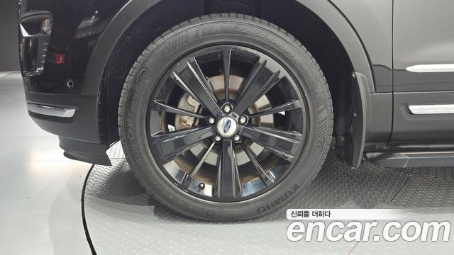 Ford Explorer 2.3 Limited 4WD 5th 2018 — фото 5