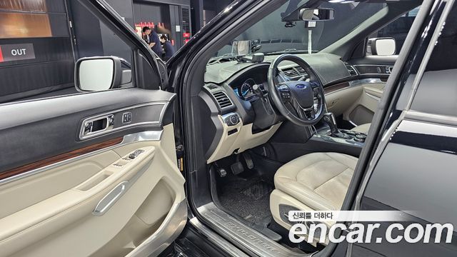 Ford Explorer 2.3 Limited 4WD 5th 2018 — фото 10