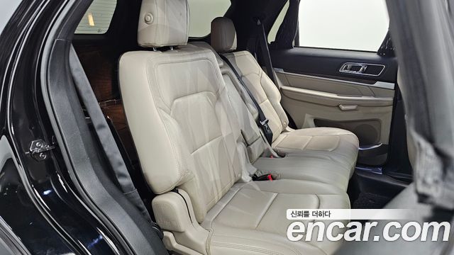 Ford Explorer 2.3 Limited 4WD 5th 2018 — фото 11