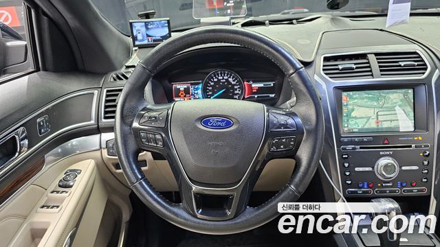 Ford Explorer 2.3 Limited 4WD 5th 2018 — фото 13