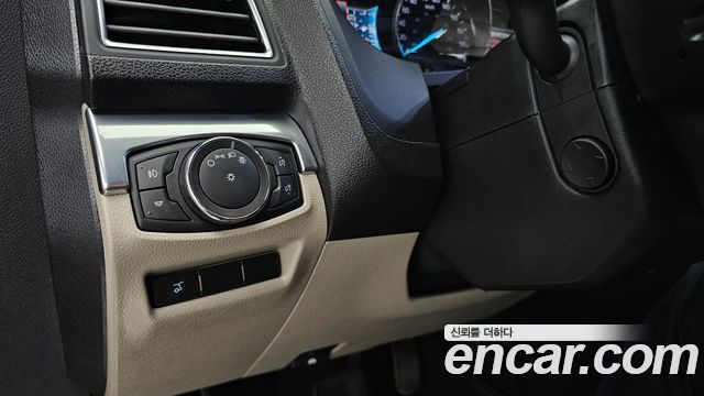 Ford Explorer 2.3 Limited 4WD 5th 2018 — фото 14