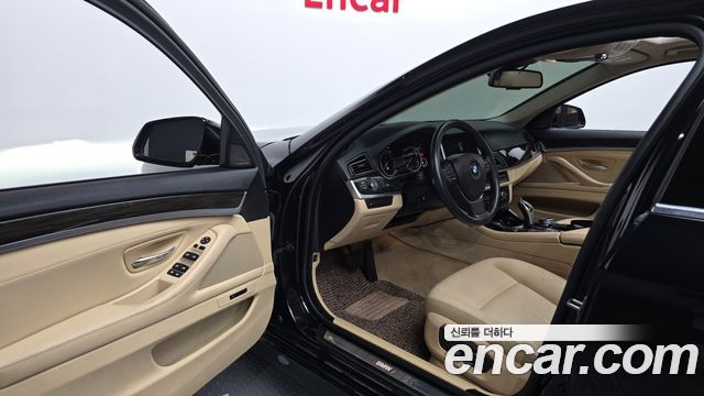 BMW 5 Series (F10) 528i Luxury 2015 — фото 10