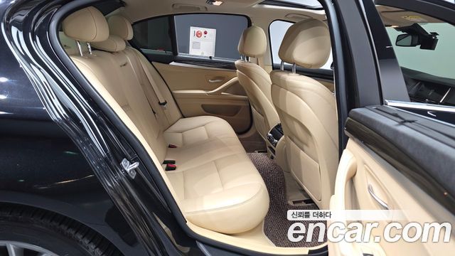 BMW 5 Series (F10) 528i Luxury 2015 — фото 12
