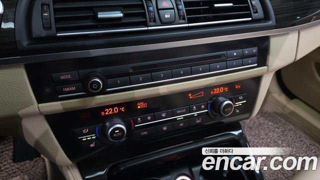 BMW 5 Series (F10) 528i Luxury 2015 — фото 17