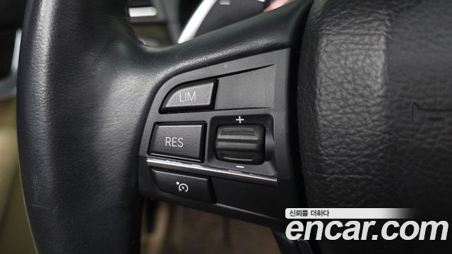 BMW 5 Series (F10) 528i Luxury 2015 — фото 18