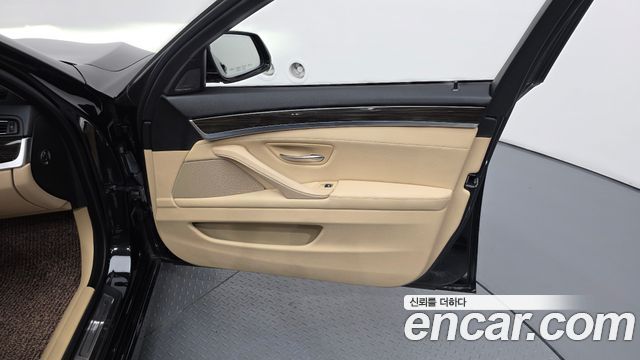 BMW 5 Series (F10) 528i Luxury 2015 — фото 24