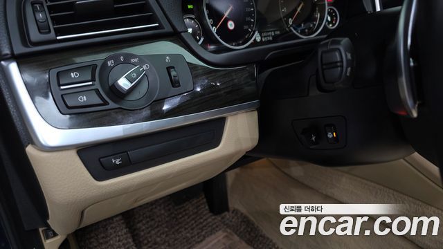 BMW 5 Series (F10) 528i Luxury 2015 — фото 28