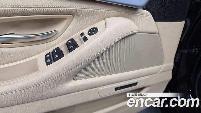 BMW 5 Series (F10) 528i Luxury 2015 — фото 29