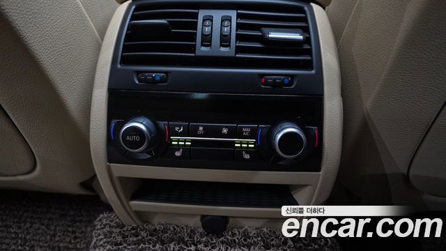 BMW 5 Series (F10) 528i Luxury 2015 — фото 30