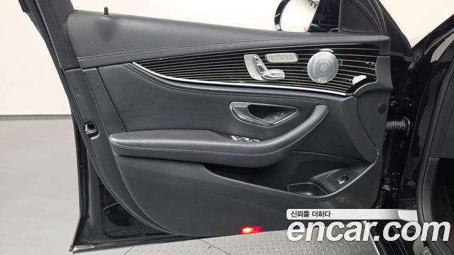 Mercedes-Benz E-Class (W213) E450 4MATIC Exclusive 2020 — фото 24