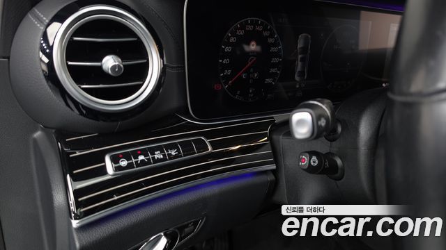 Mercedes-Benz E-Class (W213) E450 4MATIC Exclusive 2020 — фото 29