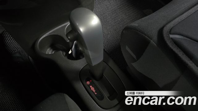 Nissan Cube 1.8 S Z12 2012 — фото 9