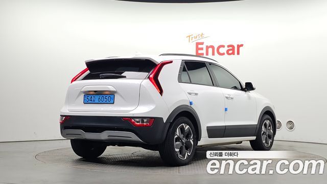 Kia Niro EV Air 2023 — фото 2