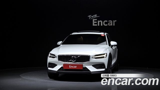 Volvo V60 Cross Country (II) T5 Pro AWD 2020 — фото 3