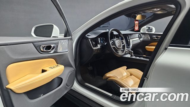 Volvo V60 Cross Country (II) T5 Pro AWD 2020 — фото 10