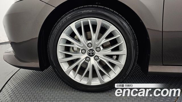 Toyota Camry (XV70) 2.5 XLE Hybrid 2018 — фото 5