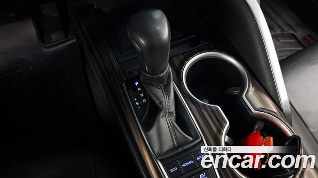 Toyota Camry (XV70) 2.5 XLE Hybrid 2018 — фото 9