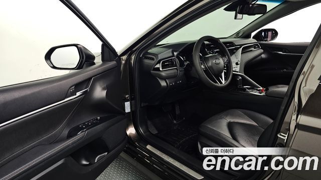 Toyota Camry (XV70) 2.5 XLE Hybrid 2018 — фото 10
