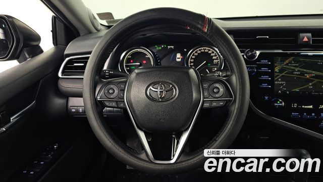 Toyota Camry (XV70) 2.5 XLE Hybrid 2018 — фото 13