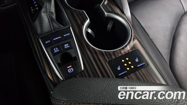 Toyota Camry (XV70) 2.5 XLE Hybrid 2018 — фото 18