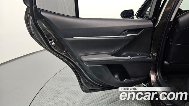Toyota Camry (XV70) 2.5 XLE Hybrid 2018 — фото 25
