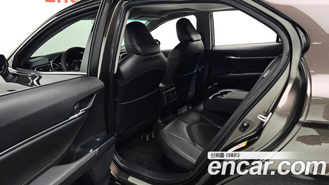 Toyota Camry (XV70) 2.5 XLE Hybrid 2018 — фото 26