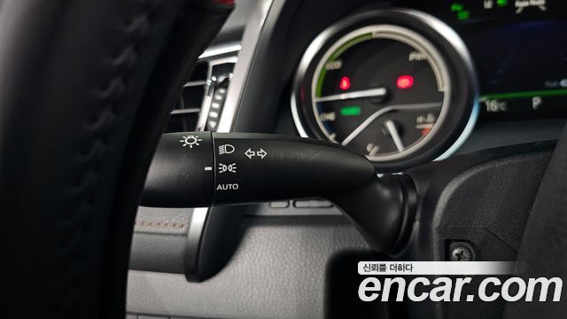 Toyota Camry (XV70) 2.5 XLE Hybrid 2018 — фото 30