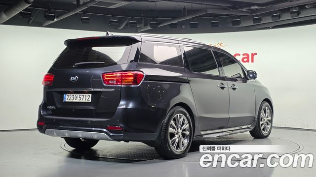 Kia Carnival 9-Seater Noblesse Special 2019 — фото 2