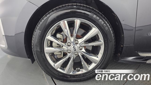 Kia Carnival 9-Seater Noblesse Special 2019 — фото 5