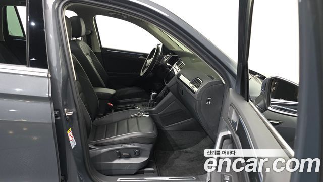 Volkswagen Tiguan (II) 2.0 TDI Prestige 2024 — фото 15