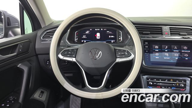 Volkswagen Tiguan (II) 2.0 TDI Prestige 2024 — фото 17