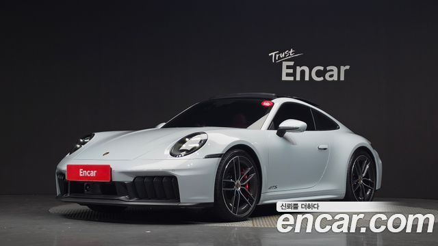 Porsche 911 (992) Carrera 4 GTS